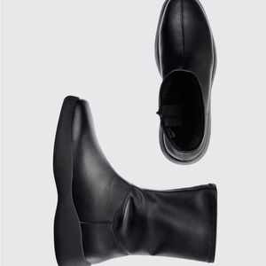 Uniqlo Stretch short Boots Unisex